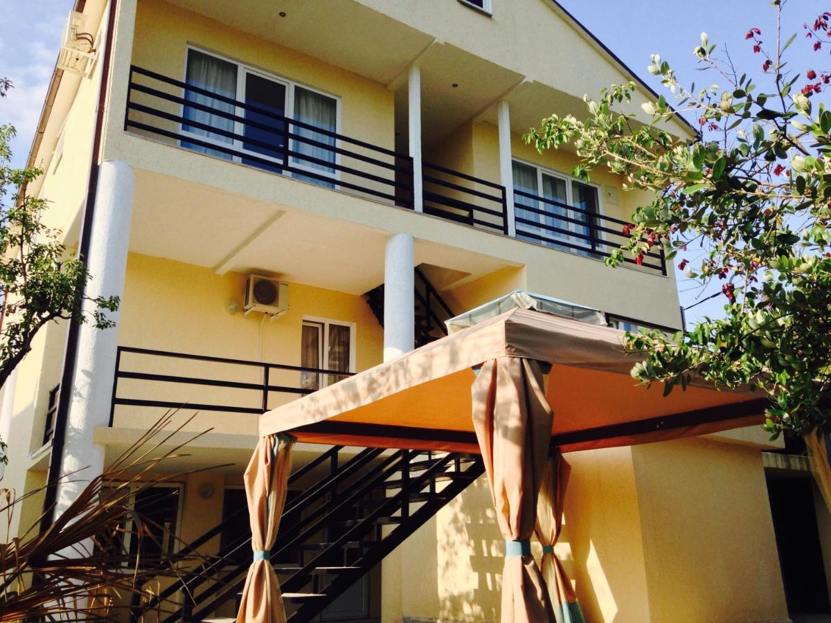 Rozalin Guest House Gudauta Exterior foto